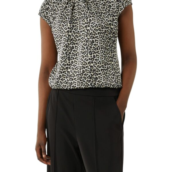 Short-Sleeved Blouse with ruffles and animal print