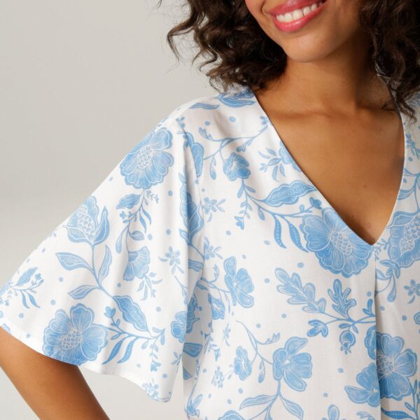 Slip-on Blouse with large-scale floral print
