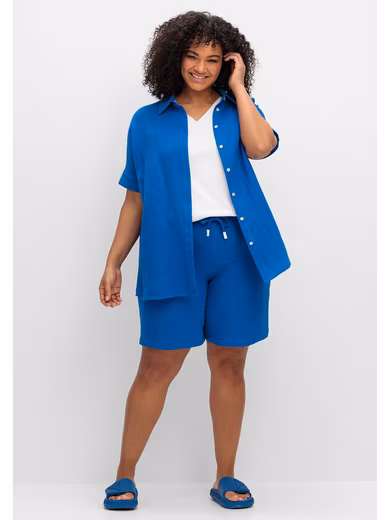 Lightweight Bermuda shorts plus sizes