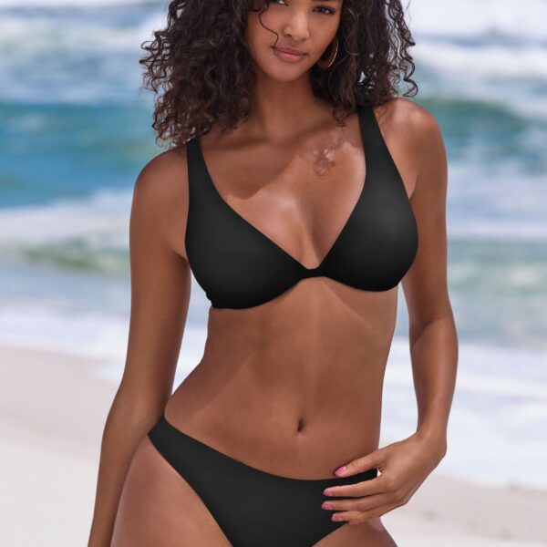 Underwire bikini in a classic cut