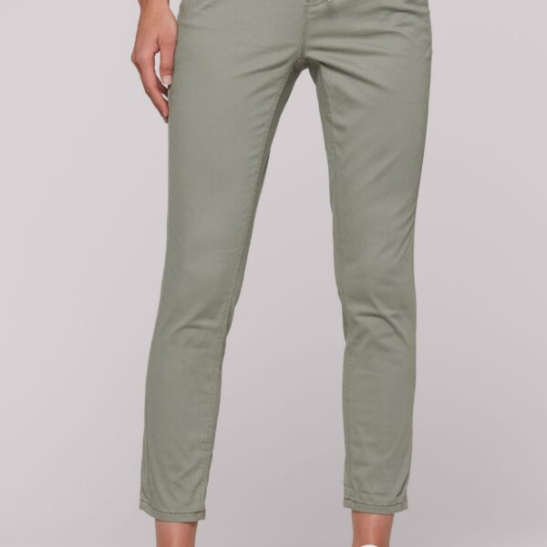 Comfort-fit jeans with normal rise