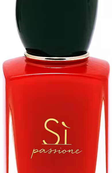 Eau de Parfum Si Passione with a Floral Heart Note
