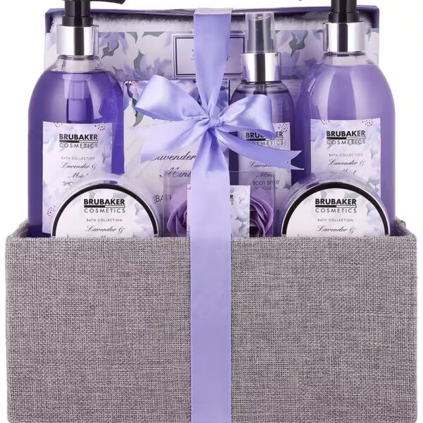 Skin cleansing set shower and bath set with lavender mint fragrance