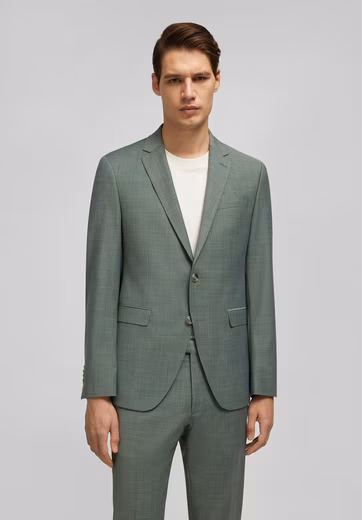 Suit jacket with unconventional design