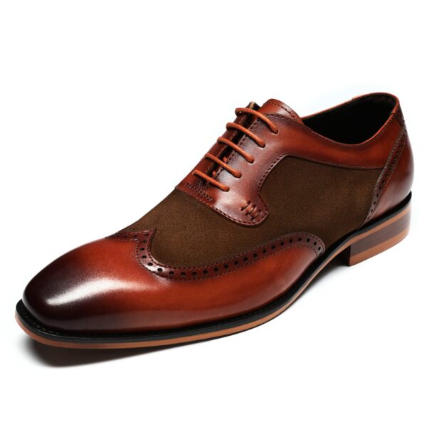 Lace-Up shoe with classic decorative stitching Business shoes Smooth leather