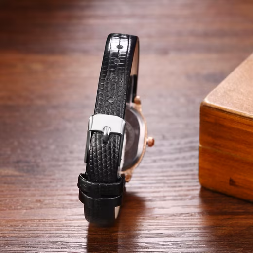 women's watch Elegant with Cuban leather strap & sparkling dial - Image 3