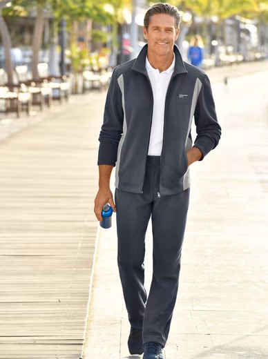 Tracksuit leisure suit