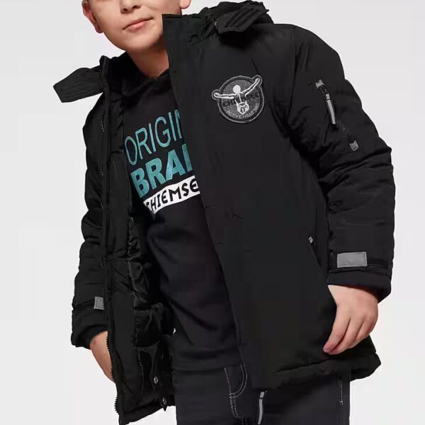Snow jacket with removable hood and reflective details
