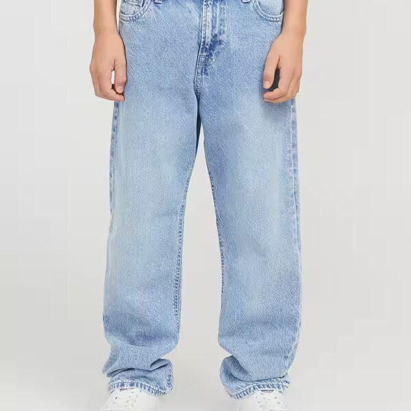 Relax-fit jeans JJICHRIS fit comfortably and are ideal for everyday life