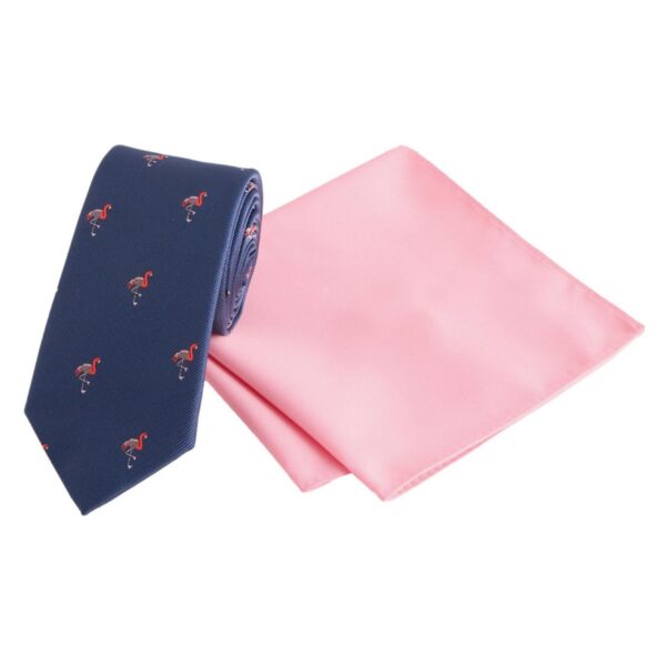 Tie and pocket square set