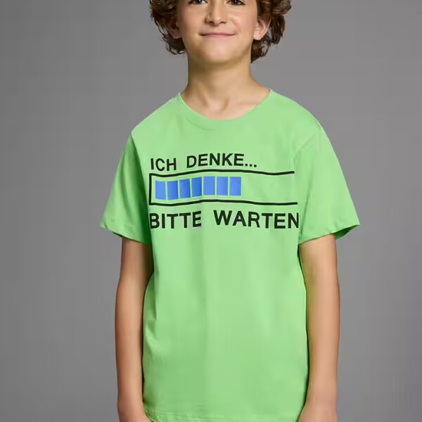 T-shirt I THINK...PLEASE WAIT Short sleeve, basic fit, with trendy print