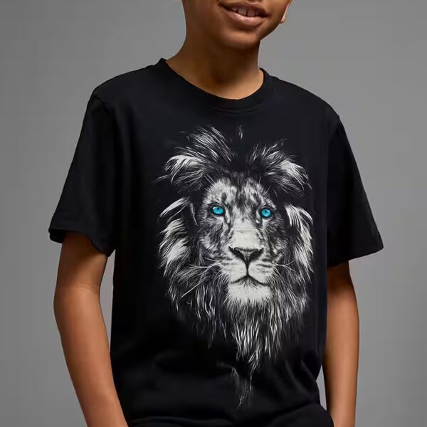 T-shirt with lion print: LION WITH BLUE EYES