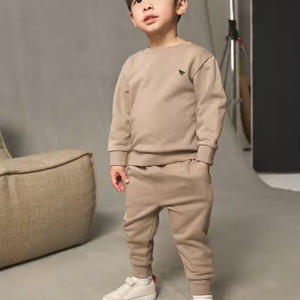 Sweatsuit jogging pants and sweatshirt in a set