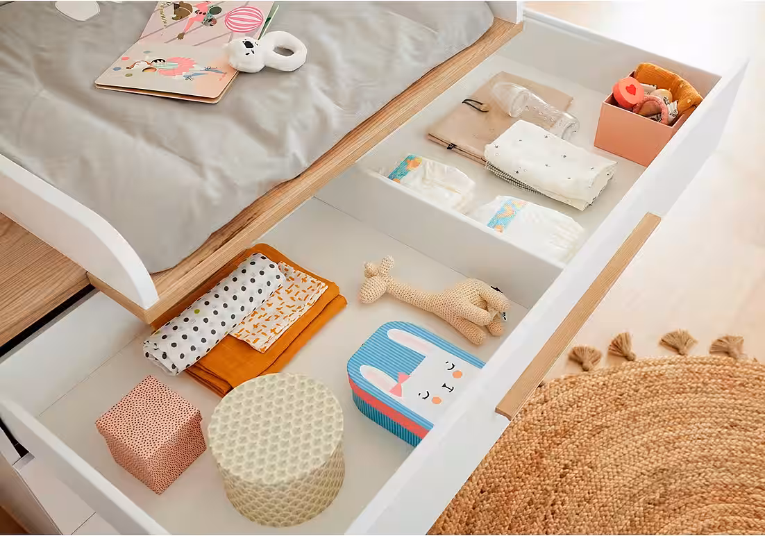 Yolanda Wrap Dresser in White with Oak Decor, 4 Drawers with Softclose - Image 5