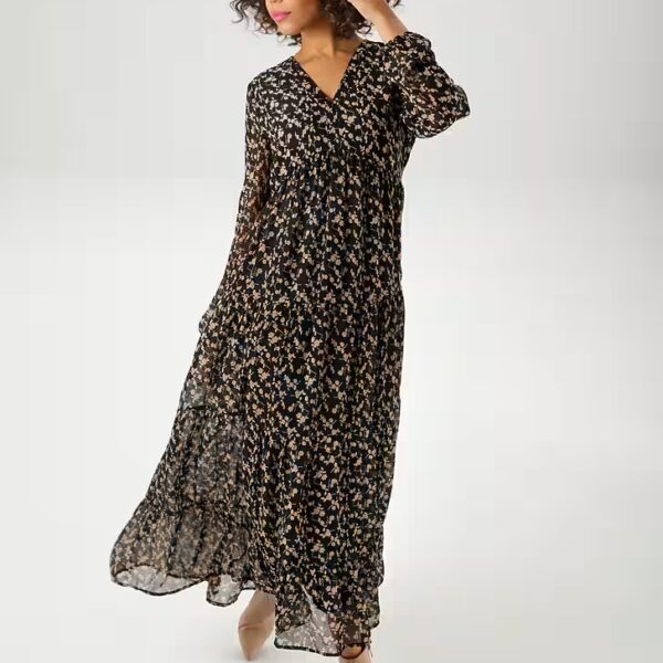 Maxi dress with playful floral print