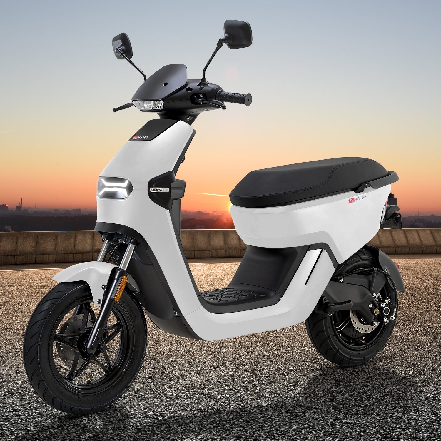 EM1 electric scooter - Image 3